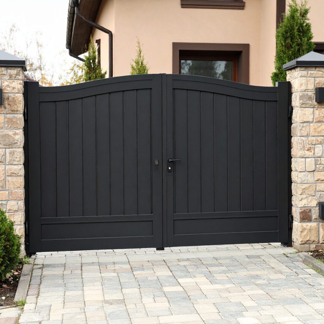 Firefly_Photo ultra réaliste d’un portail battant en aluminium ou en acier, installé à l’entr 746560